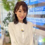 Mariko Dou Instagram - 今朝もアベモニをご覧くださった皆さま、ありがとうございます😊 朝はひんやりと寒いくらいでしたが、日中はぽかぽか陽気ですね☀️ カラッと晴れて洗濯物がよく乾きそうです✨ それでは午後も頑張りましょう❣️ #アベモニ #ありがとうございます #いい天気 ですね #明日 は #ワイドスクランブル #よろしくお願いします #堂真理子 #テレビ朝日 #アナウンサー