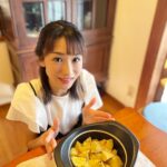 Mariko Dou Instagram - HP「アナウンサーズ」内の「アナウンス部ch.」にて、田原萌々アナウンサーが記事をまとめてくれました🎵 すっかり秋らしくなってきたこの季節にオススメの料理を紹介させてもらっています🍂 大西アナ、久冨アナおすすめのレシピや調理器具も、とっても参考になりました☺️ 是非読んでみて下さい🥺✨ ↓ https://www.tv-asahi.co.jp/announcer/anach/2023/20.html #アナウンサー #アナウンサーズ #アナウンス部ch #秋 に #おすすめ #レシピ #堂真理子 #テレビ朝日 #アナウンサー