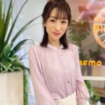 Mariko Dou Instagram - おはようございます♪ 今朝もアベモニ、ありがとうございます😊 もう9月も下旬なのに、今日も暑くなりそうですね💦 体調にはお気を付け下さい。 今日は爽やかな薄ピンクのブラウスでした💕 今日も頑張りましょう❣️ #おはようございます #アベモニ #ありがとうございます #今日 も #暑い ですね #堂真理子 #テレビ朝日 #アナウンサー