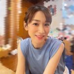 Mariko Dou Instagram - 娘に撮ってもらった写真シリーズ📷 今日も暑かったですねー🥵💦 皆さんは体調、大丈夫でしょうか、、、？？ 引き続き気を付けてお過ごしください✨ 来週からまた仕事に戻ります❣️ #おうち時間 #娘 が #撮影 してくれた #写真 #今週 は #夏休み でした #来週 から戻ります #堂真理子 #テレビ朝日 #アナウンサー