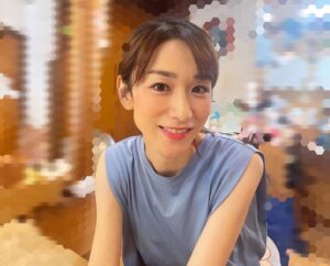 Mariko Dou Instagram - 娘に撮ってもらった写真シリーズ📷
今日も暑かったですねー🥵💦
皆さんは体調、大丈夫でしょうか、、、？？
引き続き気を付けてお過ごしください✨

来週からまた仕事に戻ります❣️

 #おうち時間
 #娘 が
 #撮影 してくれた
 #写真
 #今週 は
 #夏休み でした
 #来週 から戻ります
 #堂真理子 #テレビ朝日 #アナウンサー