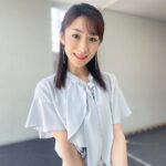 Mariko Dou Instagram - 今日はまた一段と暑いですね☀️💦 お出かけの際は、熱中症対策をしっかりして、体調にはお気を付け下さい✨ 本日の「ワイド！スクランブル」の衣装は、 ☆ブラウス,スカート… #stola ☆アクセサリー… #ete でした👗✨ 涼しげな衣装の色と素材に癒されました😊 午後も頑張りましょう❣️ #大下容子ワイドスクランブル #ワイドスクランブル #ニュース #テレビ朝日 #堂真理子 #アナウンサー #アナウンサー衣装 #番組衣装