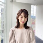 Mariko Dou Instagram - 本日の「ワイド！スクランブル」の衣装は、 ☆ワンピース… #laissepasse ☆アクセサリー… #ete でした👗✨ 秋素材のワンピースが素敵でした💕 木曜日の「ピックアップニュース」も担当予定です！よろしくお願いします✨ #大下容子ワイドスクランブル #ワイドスクランブル #ニュース #テレビ朝日 #堂真理子 #アナウンサー #アナウンサー衣装 #番組衣装
