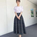 Mariko Dou Instagram - 「ワイド！スクランブル」、午後の部放送中です！ 本日の衣装は、 ☆ニット,スカート… #ノーリーズ ☆アクセサリー… #starjewelry でした👗✨ 大好きなラベンダー✖︎ドット、という自分の中での最強の組み合わせでした🥰笑 昨日に引き続き今日も暑いですが、熱中症対策をしっかりして、午後も頑張りましょう❣️ #大下容子ワイドスクランブル #ワイドスクランブル #ニュース #テレビ朝日 #堂真理子 #アナウンサー #アナウンサー衣装 #番組衣装