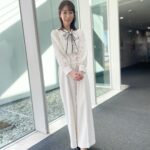 Mariko Dou Instagram - 金曜日の「ワイド！スクランブル」の衣装は、 ☆ブラウス,パンツ… #proportionbodydressing ☆アクセサリー… #ete でした👗✨ 今日の東京は穏やかで暖かいですね☀️ でもそろそろ花粉が、、、😷💦 今週も頑張りましょう♪ #大下容子ワイドスクランブル #ワイドスクランブル #ニュース #テレビ朝日 #アナウンサー #堂真理子 #アナウンサー衣装 #番組衣装