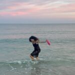 Marina Nery Instagram - Fall activities, colors and hyperextensions. Winter is here now, so let the cold adventures begin! 🍁❄️