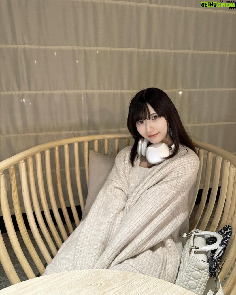 Marina Yamada Instagram - . 寒くなってきて もこもこのニット着れるのがうれしい..🤍 冬のお洋服ほんとにかわいくて好き〜 いろいろ欲しくなっちゃう #提供 @jumelle_jp
