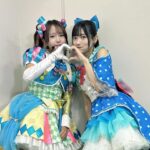 Marina Yamada Instagram - . みんなとのお写真も載せる🧸🩵 ミントくんマカロンちゃんとも撮れました♡ 動きがずっと可愛くてね、 常にファンサしてくれてた♡癒された〜 メンバーはみんなほんとに仲良くてね、 常に楽屋明るくて楽しかったなあ ユニット超えて仲良いのいいよね🥰 みんないい子だし努力家だし優しくてかわいくて そんなみんなを見てモチベーション上げてました！！ そんなみんなとステージに立てたことが嬉しかったです♡ これからも2053みんなのこと、見ててね👶🏻