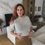 Mariya Shumakova Instagram - Как только видят мой живот, сразу хотят потрогать)))Я не люблю, когда трогают мой живот без спросу 😂 и беременность ничего не изменила! Тоже с советами! Обычно сразу сыпется ворох личного опыта : что надо и что не надо! А я-то и не спрашивала)) У меня есть расслабленные мамочки «по делу», люблю ваши комментарии (так нашла курс)- вот здесь и регулярно прошу посоветовать. В случаях непрошеных рекомендаций, обозначаю границы! А как вы относитесь к советам без запроса? Кто ваш главный советник в вопросах материнства? 🍼👶🏻