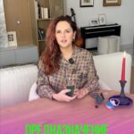 Mariya Shumakova Instagram - Расклад «Мое предназначение»⚡️ (31-го января бесплатный вебинар ссылка в сторис! Подробно расскажу об экологичном методе ТАРО)♥️ Наедине с собой, выберите карту. Напишите в комментариях, что выбрали. Из всей трактовки прислушайтесь именно к тому, что отзывается в душе. 1. Колесо Фортуны⚙️ Жизнь- это движение. Для того, чтобы реализовать себя, вам необходимо двигаться. Причем необязательно инициировать перемены, достаточно принимать предложения от жизни и постоянно находится в потоке движения. Может указывать в прямую на поездки, как на вдохновляющую часть жизни для реализации предназначения. Также, важно принять, что жизнь- это постоянная череда перемен! И в вашем случае, любые перемены работают во благо и помогают вам раскрыться. Нет ничего постоянного, статичного - все меняется. И главное, куда бы вы не повернули, помните Высшие Силы вас всегда поддержат. 2. Страшный Суд 🙏🏻 По Страшному суду идет процесс освобождения, воскрешения. В этом и заключается, ваше предназначение. Также изображен красный крест, как символ милосердия. Возможно реализация вашего предназначение заключается в помощи окружающим: освободить людей от всего лишнего, мешающего . Это может быть и разрушительные установки и к примеру, лишний вес. Любые явления, от которых хочется освободиться. Изображенный Архангел Гавриил призывает к ответу. Страшный суд- это глобальный аркан кармы. Ваше предназначение, реализация сейчас на прямую зависит от дел прошлого. Также возможно вам самому необходимо честно признаться, что для вас больше не работает. От каких привычек, черт, событий, людей пора отказаться и «воскреснуть» для более счастливой жизни, полной реализации. 3.Иерофант 📿 Иерофант- призывает вас к познанию земной мудрости, через духовное. Полезны любые религиозные, божественные исследования, изучение духовных книг и текстов. Также Иерофант, прежде всего про передачу знаний. Для проявления своего предназначения вам важно либо продолжить учебу либо же наоборот взять на себя ответственность преподавать. Часто по Иерофанту идет изучение языков, деятельность переводчика. Важно действовать активно, но помнить про чистые намерения в поступках. 🌱