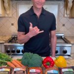 Mark Dacascos Instagram - Aloha! @culinarychamps is in @ralphsgrocery 🙏🏽❤️🤙🏽 @alanwongs @juliedacascos