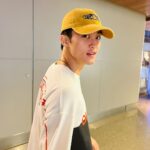 Mark Lee Instagram - slept the whole flight