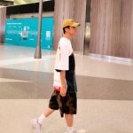 Mark Lee Instagram - slept the whole flight
