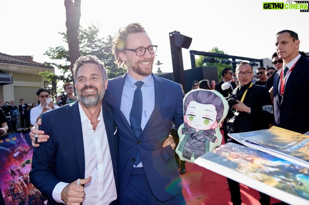 Mark Ruffalo Instagram - Happy birthday @twhiddleston! Can you stop growing so I can catch up to you? Wishing you a good one, bro—wherever you may be in the world.