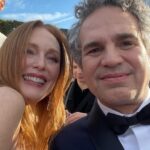 Mark Ruffalo Instagram – Thank you @criticschoice for a great evening and bonding time with @keendobad. 

Always a pleasure seeing @juliannemoore on the red carpet 👋🏻 
Sending all the love and big virtual hugs in congratulations to Emma Stone for her win for @poorthingsfilm ✨

Styled by @samanthamcmillen_stylist
Grooming by @AmberDMakeup

Photo credits to 
AP / EL DIARIO 
@gregwilliamsphotography
@AmberDMakeup
