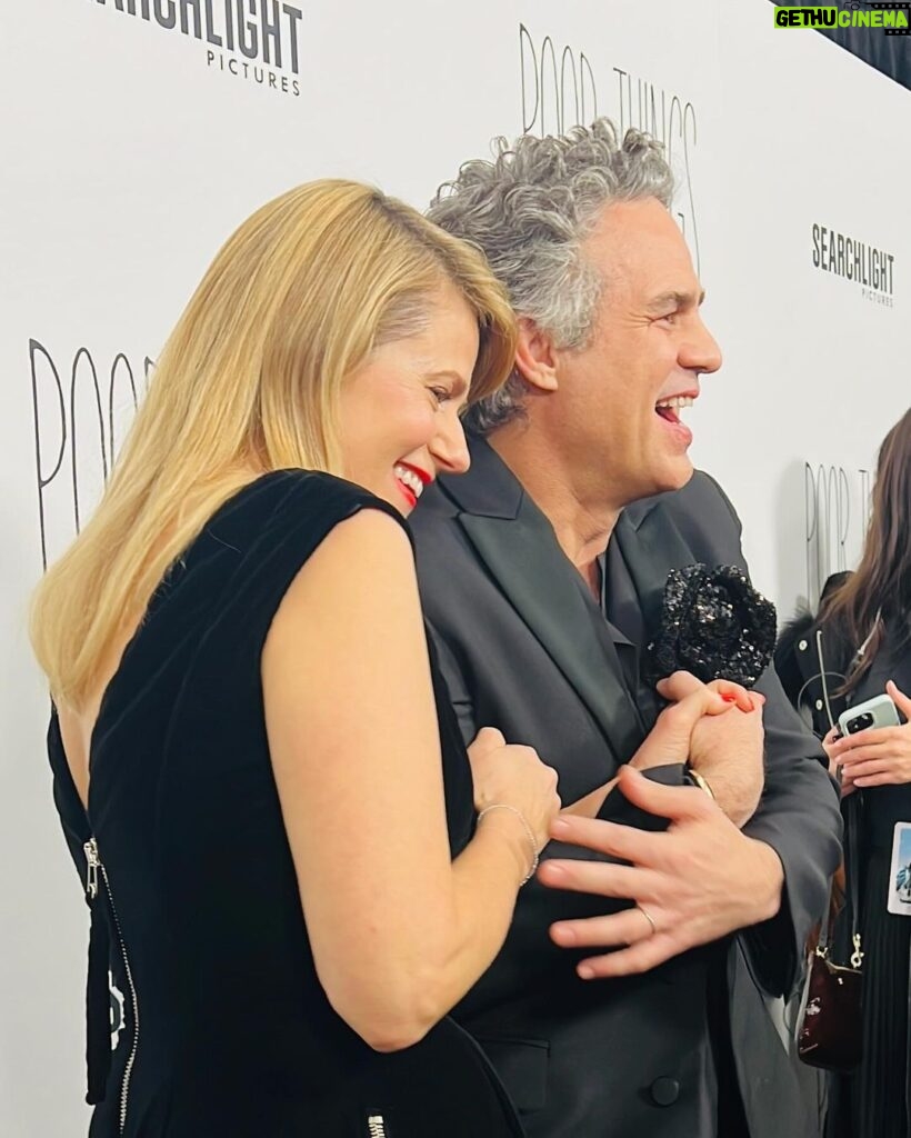 Mark Ruffalo Instagram - About last night… 📸 Thank you to everyone who joined us for the premiere of #PoorThings.