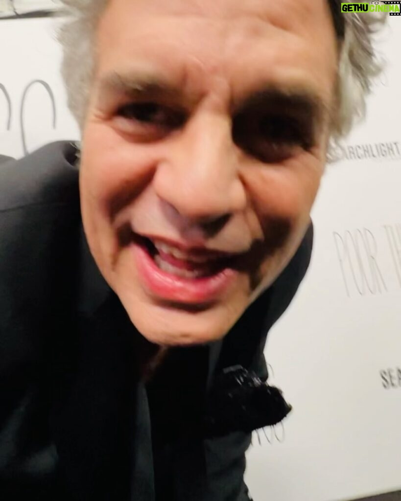 Mark Ruffalo Instagram - About last night… 📸 Thank you to everyone who joined us for the premiere of #PoorThings.