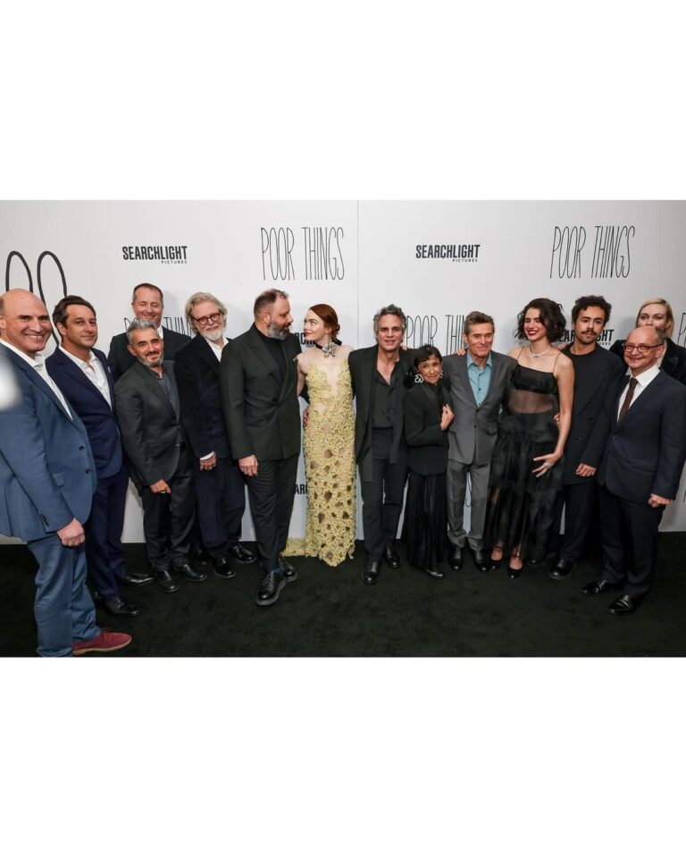 Mark Ruffalo Instagram - About last night… 📸 Thank you to everyone who joined us for the premiere of #PoorThings.
