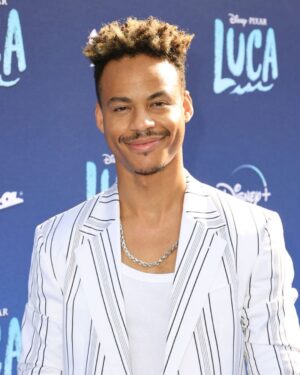 Mark St. Cyr Instagram - LUCA made me cry so much I became a sea monster 🧜‍♂️ 

style: @jareddepriest 
suit/shoe: @dolcegabbana 
jewelry: @johnhardyjewelry 

#pixarluca #dolcegabbana #redcarpetfashion #hsmtmts