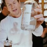 Mark Wahlberg Instagram - Only the best @flechaazultequila 🔥💯📈🥃 additive free 💯 @fontainebleaulasvegas 😎📈🥃 #FlechaAzulPartner