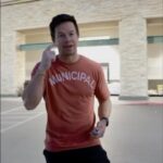 Mark Wahlberg Instagram - Popping in @albertsons 🥃📈💯😎❤️🙏 #greatpartners