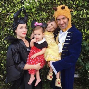 Marla Sokoloff Instagram - A trip down Halloween memory lane. 🎃 👻 💀🎃
.
.
.
#tbt #throwbackthursday #halloween #familycostumes