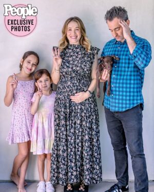 Marla Sokoloff Instagram - One…💗 Two… 💗 THREE! 💗
Ahhh! Our sweet surprise little lady coming early 2022. 🍼
.
.
Thank you @people for helping me share my little secret. Link in bio. 
📸: by my amazingly talented friend @stephanielorenphotography 
.
.
#babynumber3 #baby #babygirl #girlmom #stephanielorenphotography