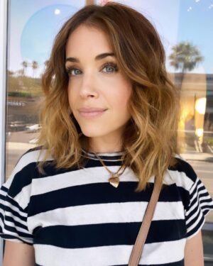 Marla Sokoloff Instagram - Short hair summer. ✂️