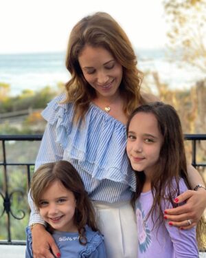 Marla Sokoloff Instagram - Don’t blink, you just might miss it. When my older daughter was a baby, a woman at the market saw me struggling and said these very words to me. In the moment, this didn’t resonate with me because I was tired, I was frustrated, and I was doing everything wrong. (Or so I thought.) I didn’t fully understand at the time, but truer words have never been spoken. Somehow my babies aren’t babies anymore. Every day they need me less. Time is moving faster than I can keep up with, but now that our babies are kids that will soon become adults, I am nothing but endlessly proud to be their Mom. 💕 To the struggling moms, the grieving moms, the Stepmoms; the tired moms, the single moms, the fertility warrior moms, the foster moms, or anyone who is missing their Mom today... my heart is with you. Happy Mother’s Day. 🎀