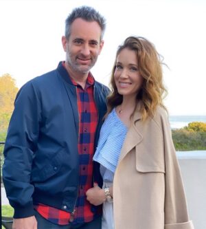 Marla Sokoloff Instagram - Special shout-out to my nine year old for taking the one and only photo of me and @alecpuro in 2020/2021 where we look halfway decent. 📸: Elliotte Puro
.
.
#springbreak #springbreak2021 #parentsofinstagram