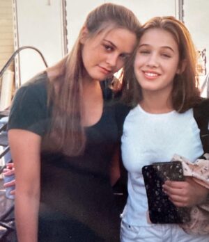 Marla Sokoloff Instagram - When people ask me if I was really a bad girl or just played one on tv. 😎
- - - > 🚬
With the lovely @aliciasilverstone : 
🎥: True Crime (1995)
.
.
#tbt #throwbackthursday #90s #90smovies #smoking #smokingisbad 
#dontsmokekids #truecrime #throwback