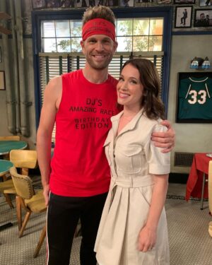 Marla Sokoloff Instagram - When your work wife poses with you like she’s your biggest/most awkward fan. 🙋🏻‍♀️
*also proof that @johnbrotherton is the best. 
.
.
.
.
#fullerhouse #throwbackthursday #tbt #fullhouse #netflix #mattandgia #theharmons #johnbrotherton #landrybender #giamahan