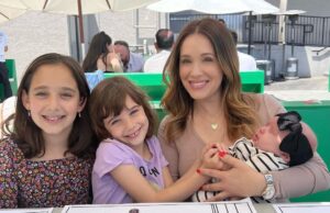 Marla Sokoloff Instagram - First Mother’s Day as a mom of THREE.💖 Also… holy moly I have three kids. 😂
Swipe for instagram vs reality: mother/daughter photo edition. 
.
.
.
.
#happymothersday #motherdaughter #girlmom #sisters