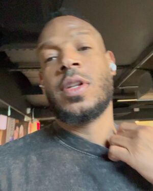 Marlon Wayans Instagram - HELP! A. All black or B. Tan