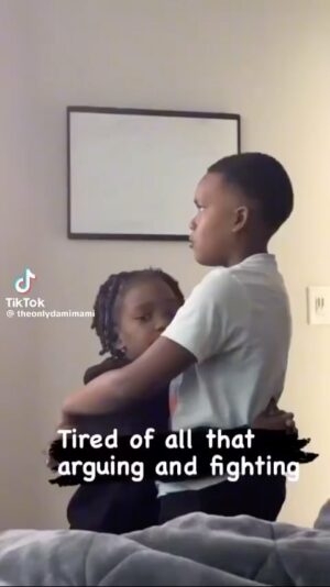 Marlon Wayans Instagram - When shawn and I used to argue our mother would make us make up by making us kiss in the mouth 🤮🤢 well this is a Sure fire way of making your kids get along.