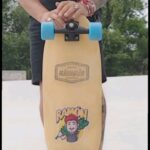 Martín Fabio Instagram - Y un día Ramón, se hizo skate! Ahora, a domarla! 🛹🛹🛹 Muchas gracias @simple_boards 🙏de Miramar al mundo! #surfskate (Pedísela a Papá Noel, no te quedes con las ganas 😀) Industria Argentina 🇦🇷 @riberaskateparkquilmes