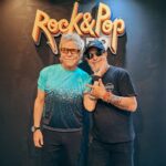 Martín Fabio Instagram - Nos visita un amigo de la casa @monokpg @kapangasok, junto a @elbetocasella en #NadieNosPara ❤️ 👉Mirá la entrevista completa en YouTube y fmrockandpop.com #NosGustaElRock #fmRockAndPop