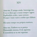 Martha Nowill Instagram – meu I Ching Poético para uma terça-feira abafada 

versos do primeiro livro que comprei da Hilda Hilst, “ Do Amor”, que chega a estar gasto de tanto manuseio. Nem sei se ainda sou tão apaixonada pelo poema como já fui um dia.