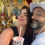 Martha Nowill Instagram – um dia, qdo vcs crescerem, estiverem letrados e tiverem autorização para fuçar no instagram (se essa rede ainda existir), vcs vão descobrir que eu esperei vcs dormirem para rachar meio litro de milkshake de morango com o pai de vcs. eu sei, muita sacanagem.