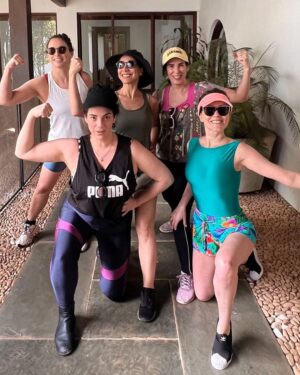 Martha Nowill Instagram - Feliz ano novo pra vocês ☀️
que em 2024 vcs consigam colocar algumas de suas metas ou sonhos no mundo. Que vcs tenham saúde, coragem e amor. 

obrigada por me acompanharem aqui, pela troca, pelos likes e pelo ♥️