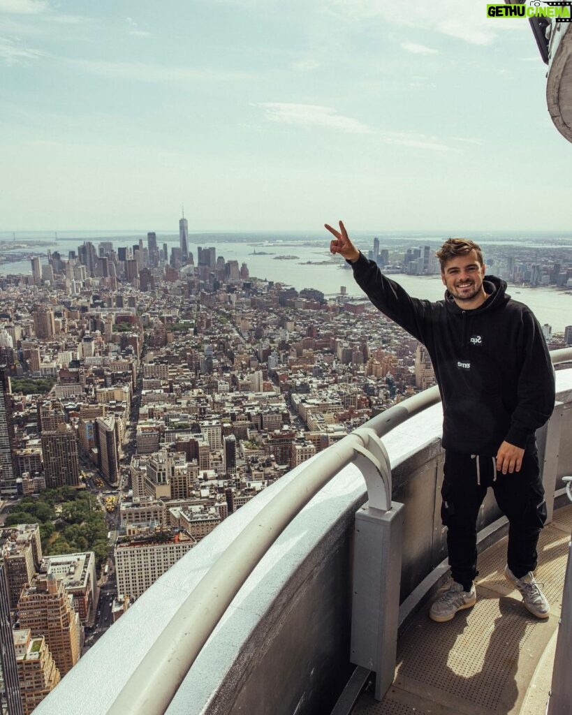 Martin Garrix Instagram - NEW YORK!! can’t wait to be back for my four @brooklynmirage shows in june ❤️❤️ Empire State Building