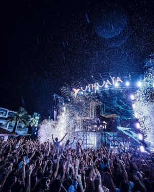 Martin Garrix Instagram - CRAZY day in Ibiza!! thanks for partying in the rain ❤️ @ushuaiaibiza
