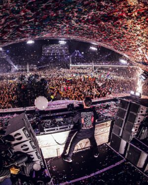 Martin Garrix Instagram - crazy closing out Tomorrowland for the second weekend in a row. uploading the full set soon. thank you for the crazy energy❤️