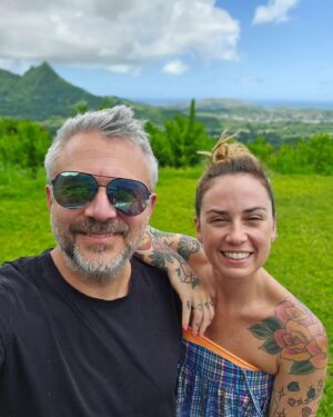 Martin Juneau Instagram - Fuuuuudge j'ai pas vu que mon appareil était en mode portrait à cause de mes lunettes. 
☀️
⛰️
🏝
#RoadToKailua