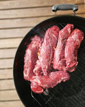 Martin Juneau Instagram - Onglets grillés, poireaux-vinaigrette charred et bonne fête @fredericauthier!
🥩
🔥
🎂
J'ai pas de photo de l'omelette-poutine-patate-douce de @malcolmmichaud, mais c'était ben ben le fun! À LA PROCHAINE!
👋
@robertsval
@gabriellesykes
@sissi_juneau @maudepoulinlemieux
#60Bills
#OnVaAuVillage