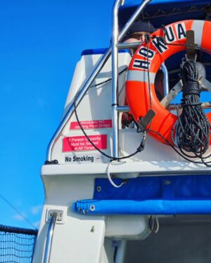 Martin Juneau Instagram - Activité de papa en solo, hier : aller à la pêche "bottom-fishing"!
🐟
Finalement, je suis revenu bredouille-mais-pas-tant parce que des mammifères nous ont réservé toute une surprise!
🐬
💙
💦
🩵
@alohabluecharters