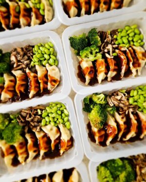 Martin Juneau Instagram - Avez-vous goûté aux Dumplings au poulet, avec shiitakes au soja, brocolis rôtis et edamame?
🥟
🐔
🍄
🥦
🥡
Il fait parti du top 3 des plus populaires des plats MJ pour @metromonepicier!
Non mais c'est pas beau, ça? Bravoooo! Quel beau boulot de l'équipe de feu!
🙌🙌🙌🙌
#MartinJuneauPourMetro
#PrêtÀManger