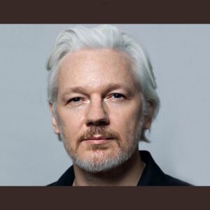 Martin Sonneborn Instagram - Das EU-Parlament stimmt heute über 1 Resolution zum "Schutz von Journalisten weltweit und die diesbezügliche Politik der Europäischen Union" ab. 
Wenn wir uns nicht sehr verzählt haben, taucht der Name "Assange" genau null mal auf.
Die Berichterstatterin Isabel Wiseler-Lima (Christdemokratin, EVP) ist stellvertr. Mitglied im "Ausschuss für bürgerliche Freiheiten, Justiz und Inneres" und Mitglied im "Unterausschuss Menschenrechte".