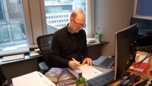 Martin Sonneborn Instagram - FRAGE NICHT, WAS DIE EU FÜR DICH TUN KANN...
(Die EU tut nämlich nur in Ausnahmefällen etwas für Tüpen wie Sie!) Frag lieber, was Du für die EU tun kannst: Eine Unterschrift leisten, damit Die PARTEI zur Europawahl am 9. Juni auf den Wahlzetteln steht. Sibylle Berg & Martin Sonneborn nach Brüssel!
www.die-partei.de
Europa nicht den Leyen überlassen!