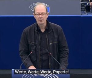 Martin Sonneborn Instagram - Bergkarabach, die kleine Gelehrtenrepublik im Kaukasus, ist Geschichte.  Zur Abwechslung mal ein paar ehrliche Worte zum Ende von Freiheit & Menschenrechten im Kaukasus.
youtu.be/naXixnoVqsU